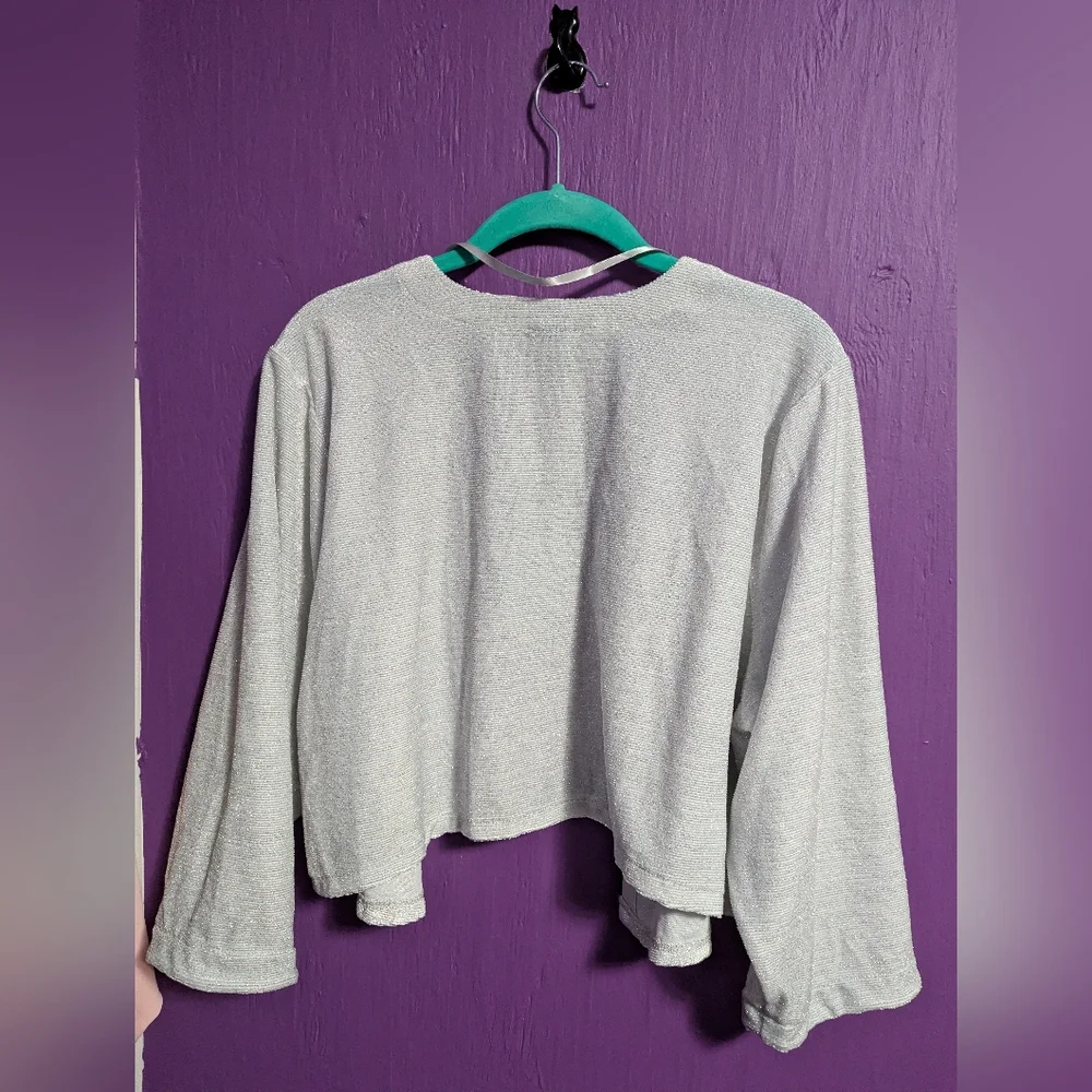 33. Torrid Grey Metallic Shrug Sweater Knit Cropped Cardigan 3X 22 24 - Picture 4 of 4
